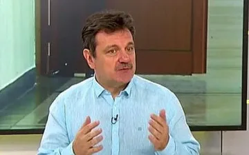 Симидчиев: Часовник срещу ваксина повдига съмнения за чипиране