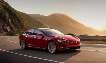 Кола на Мъск се подигра с кризата на Острова