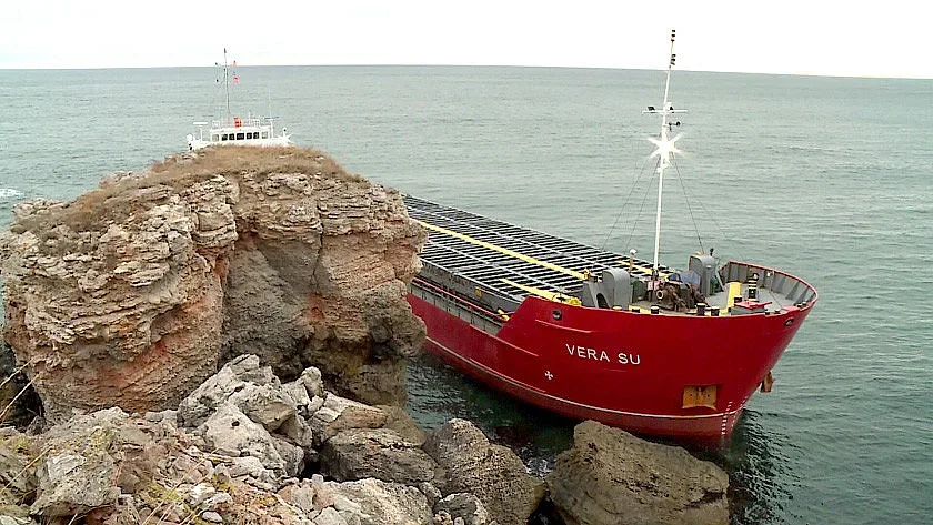 Безхаберието. Корабът, който тества държавата