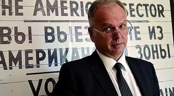 Англосаксонски нож в гърба на Макрон