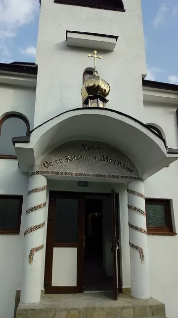 Освещават новопостроения храм в старозагорското село Сулица