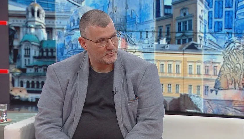 Проф. Момеков: И най-яростните антиваксъри си имунизират кучето