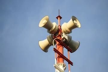 Сирените вият за тревога. Няма страшно, тестват ги