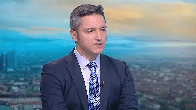 Вигенин: Оставката на Нинова беше логична