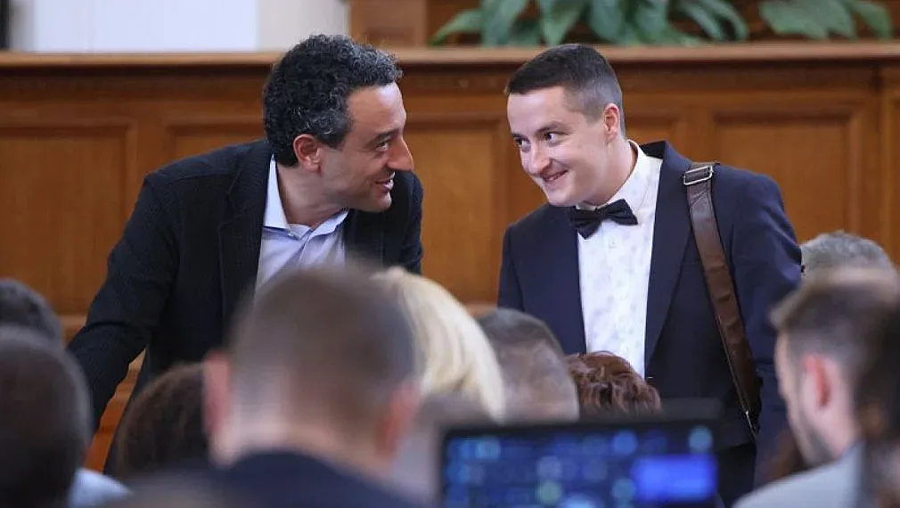 "Промяната" се цепи. Нова партия?