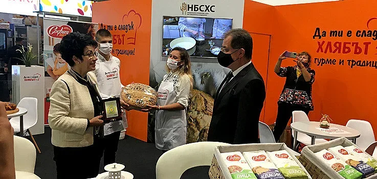 Министър прави крачка към 9% ДДС за храните