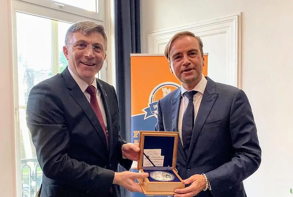 Мустафа Карадайъ със знакови срещи в Хага и в Брюксел