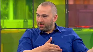 След "Маскираният певец": Боби Ваклинов с нов проект