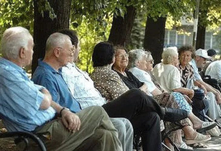 Порязаха с пенсията 20 000 пенсионери