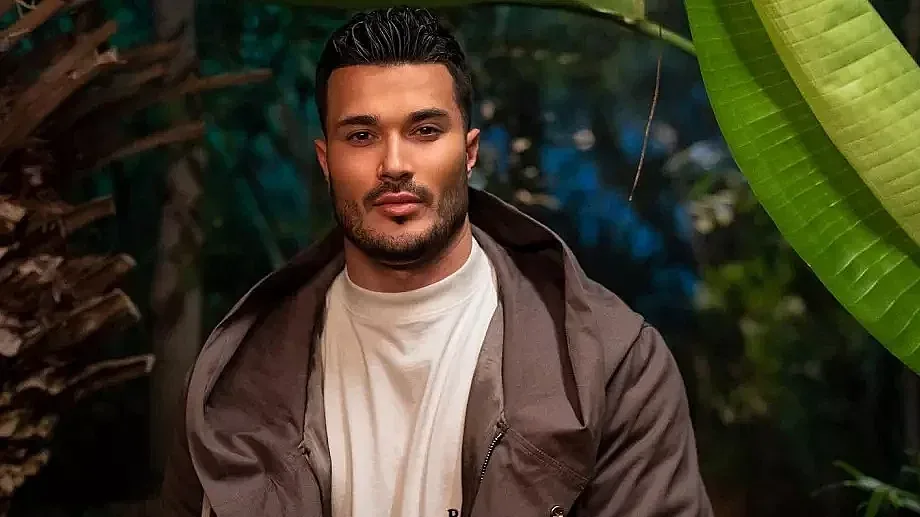 Поп фолк звезда се хвана за главата! Обявиха го за...