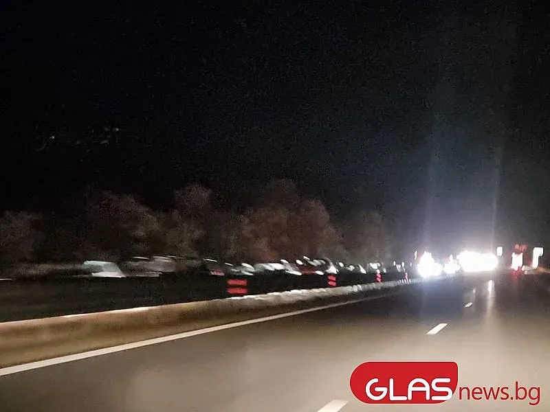 Верижна катастрофа на "Тракия". Движението за София спря