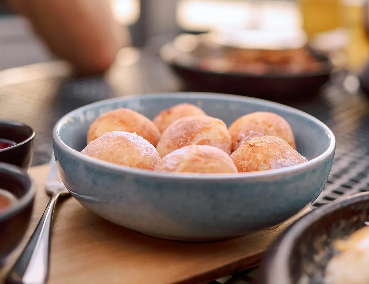 Чудни понички с извара за закуска! Рецептата