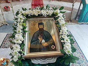 Мощите на св. Ефрем Нови в Долно Езерово