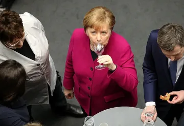 Меркел - най-могъщата жена на света, която сама пазарува в магазина