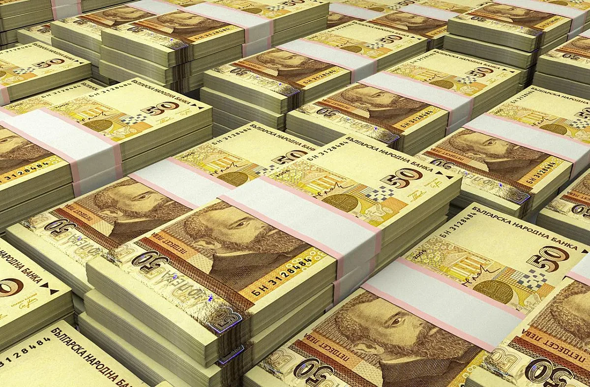 Чуждите инвестиции се свиха наполовина