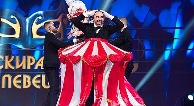 Азис с първи триумф в "Маскираният певец" 3