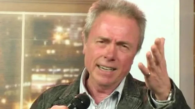 Естрадна икона с бясна критика по властта