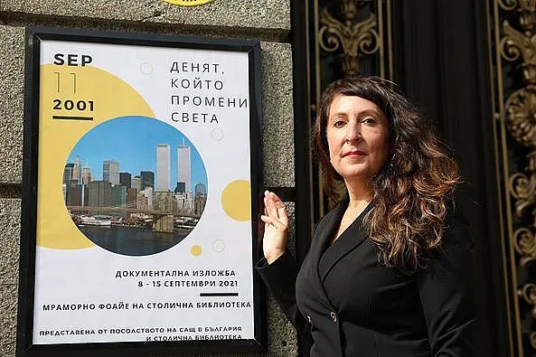 Херо Мустафа посети изложба за 11 септември
