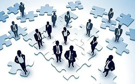 Вместо да съкращават, компаниите преназначават