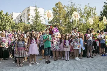 В Стара Загора 1401 първокласници тръгват на училище