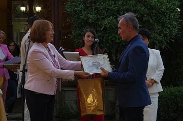 Тържествено награждаване и благодарности на дарителите в Казанлък