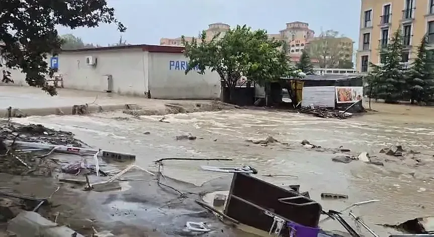 Смъртоносният потоп: Мъж е в неизвестност, хора отказват евакуация