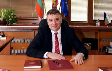 Студентите дават шест на дистанционното