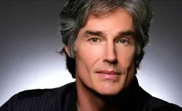 Рон Мос пристигна в България