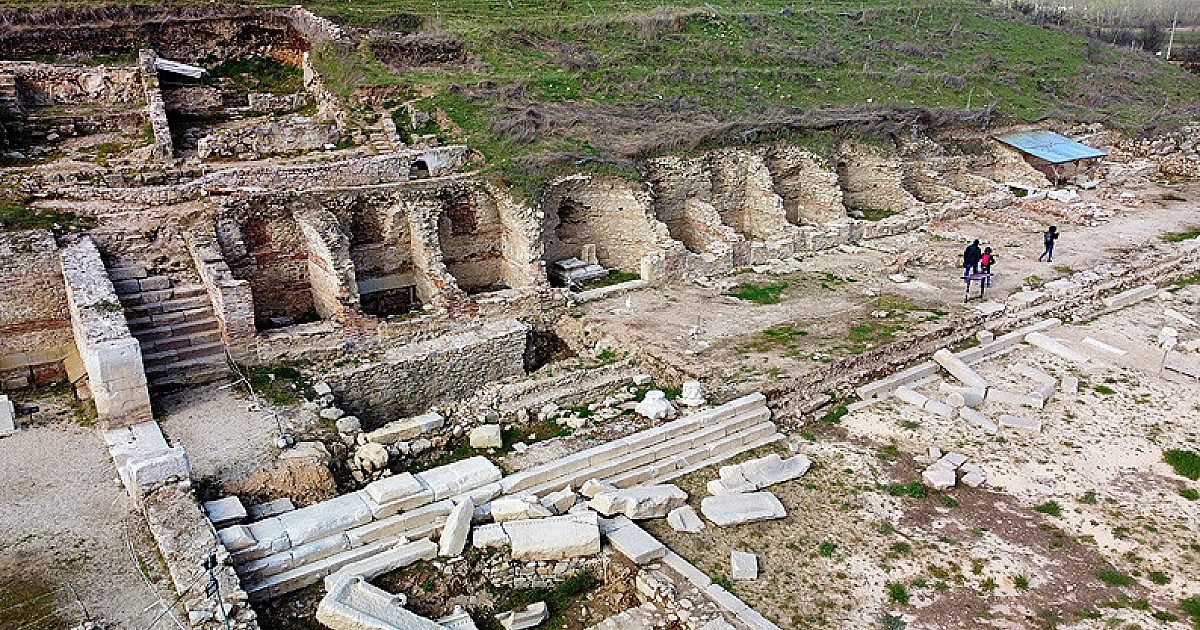 Проф. Вагалински с уникално откритие. Нова статуя в Хераклея