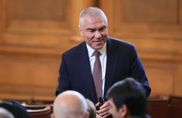 Марешки с брутална обида към Кирил Петков