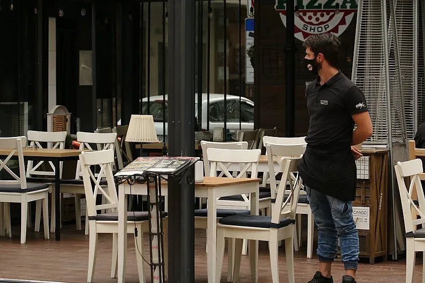 Ще се делим ли в кръчмата на ваксинирани и не?