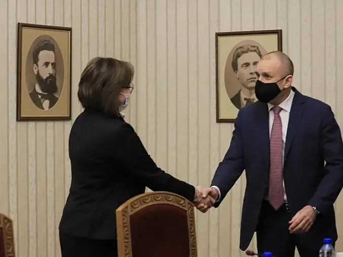 Президентът връчи мандата на Нинова, препоръча познати личности