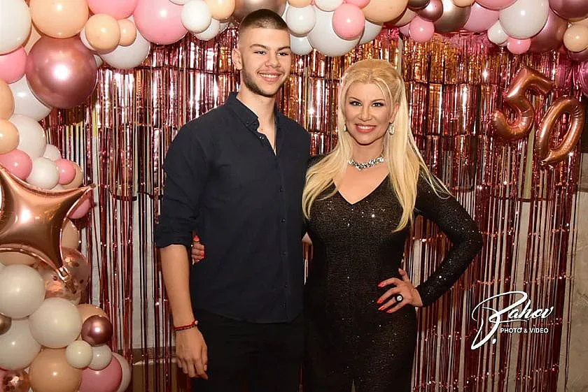 Красавец до Нелина. Кой е той?