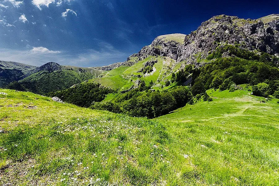 Слънчево на морето и в планините