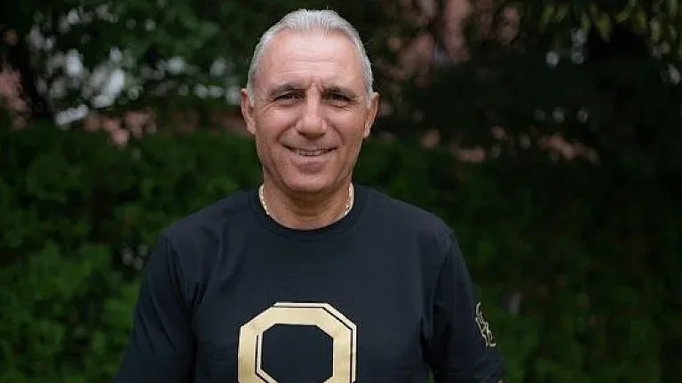 Майката на Стоичков: Чухме се, добре е!