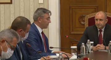ДПС към Радев: Питайте Кирил Петков за родината му (ОБНОВЕНА)