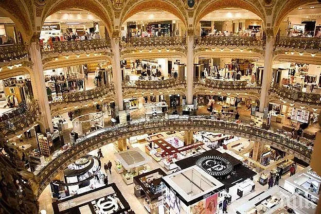 Ковид-пропуск и за мола във Франция