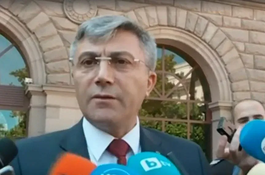 Карадайъ: Кой сега е в новата джипка, Прокопиев ли?