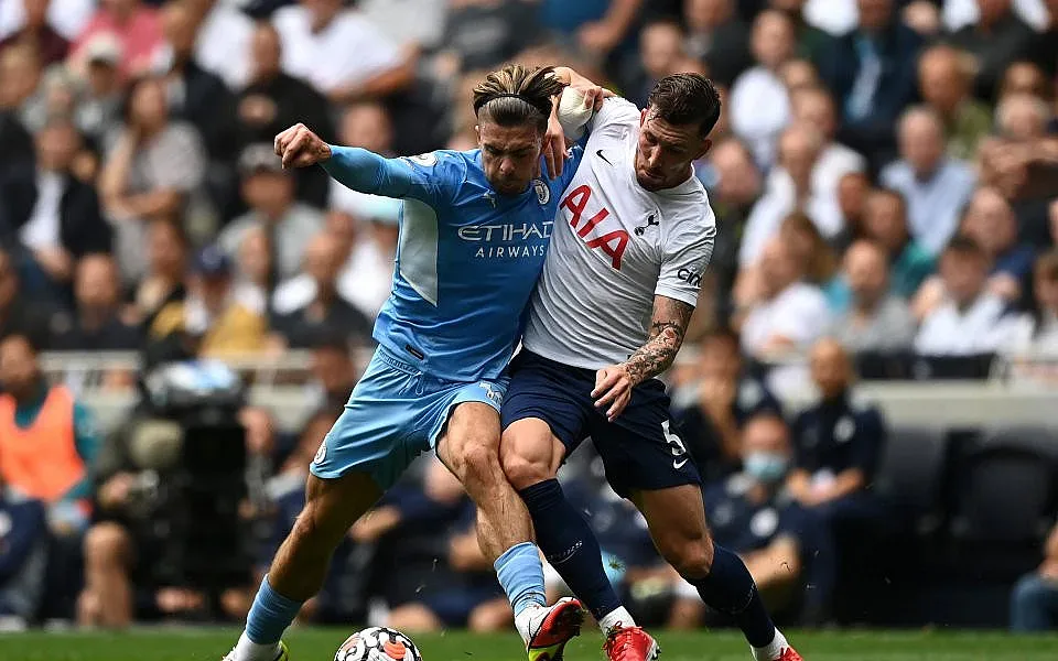 Най-скъпият отбор в историята, който яде бой