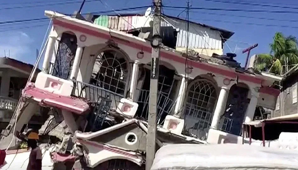 Адът в Хаити. Най-малко 1800 са ранените