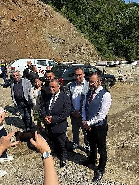 Министър Иванов зарадва шофьорите! Добра новина за ключов път