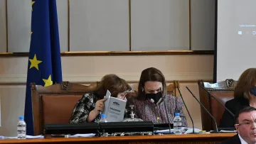 Дончева сипа сол в раните. Обиди Митева