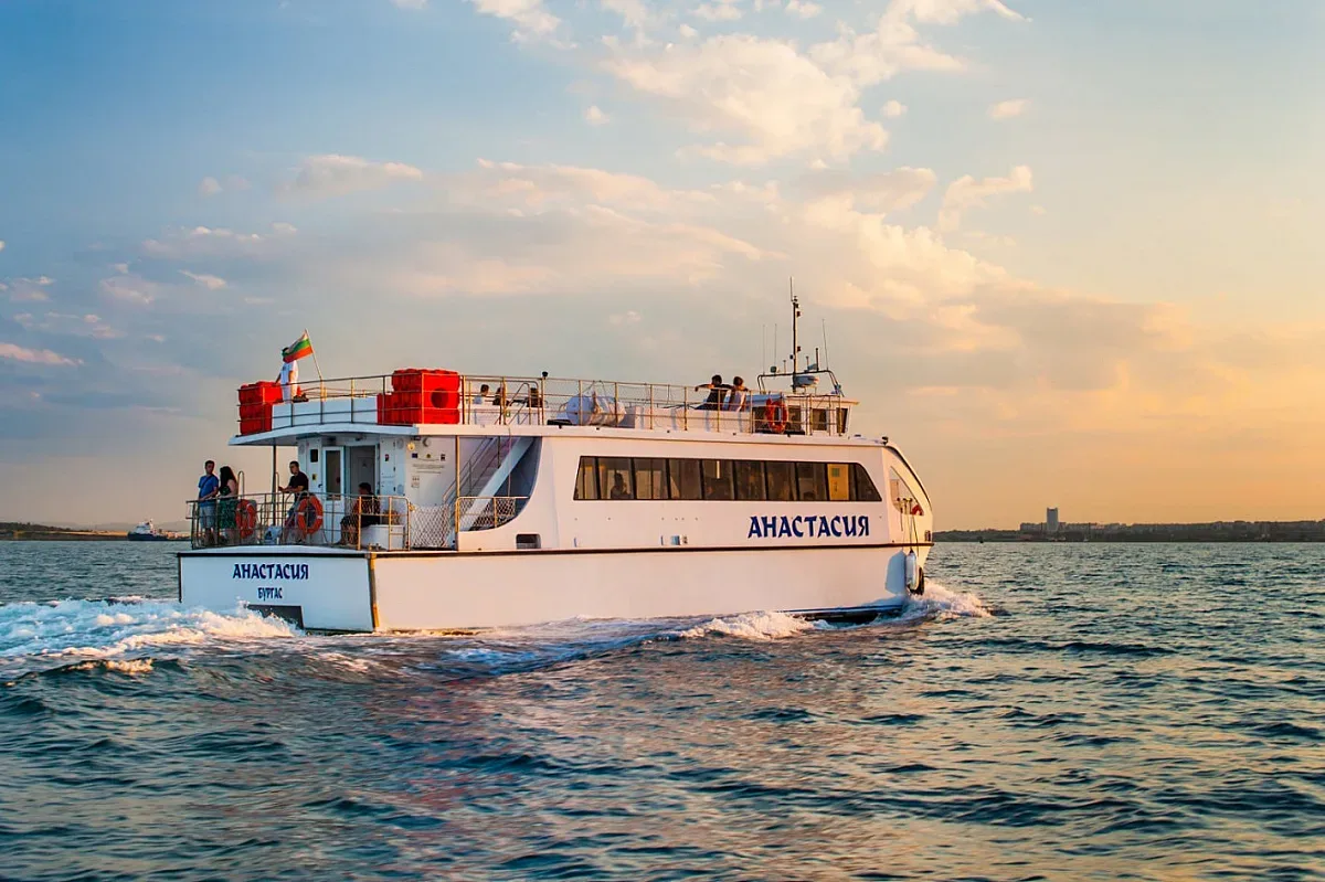 Нова атракция: Пътешествие до „Ченгене скеле” в Бургаския залив