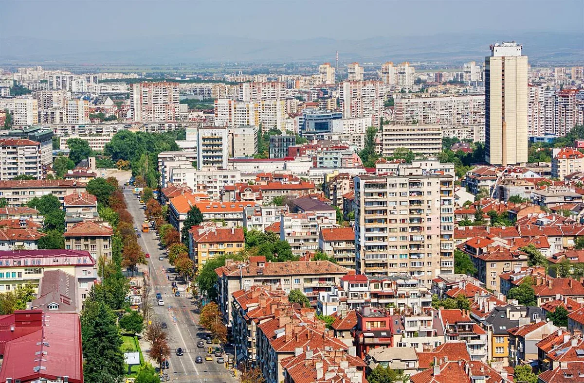 Гурбетчиите вдигат цените на имотите
