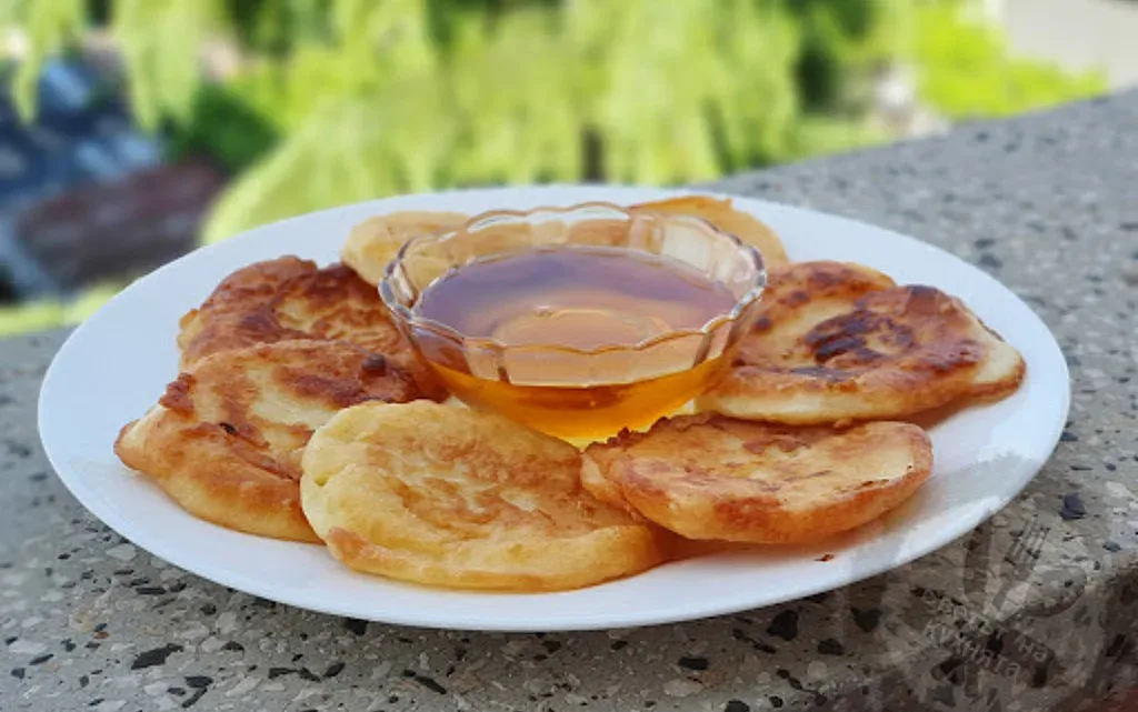 Вкусна закуска: Пухкави тиганици по рецептата на баба