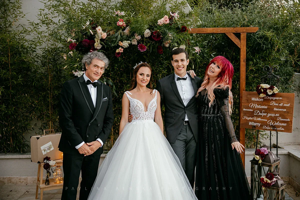 Синът на Петя Буюклиева и снахата  работят за бебе в Санторини