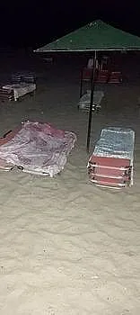 Не издържаха! Изхвърлят хавлии от плажа през нощта /СНИМКИ/