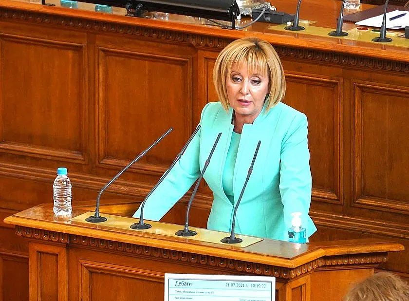 Депутатските заплати остават близо 5 бона