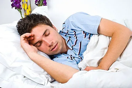 Пулмолог: Ваксинираните да спят повече