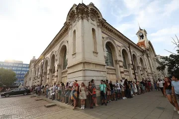 Жива верига в защита на Централните хали